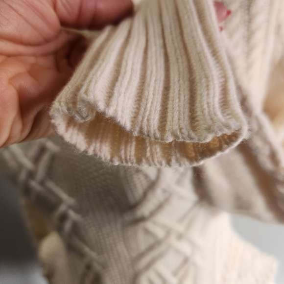 BCBG MAXAZRIA turtle neck white cable knit top - Picture 7 of 16